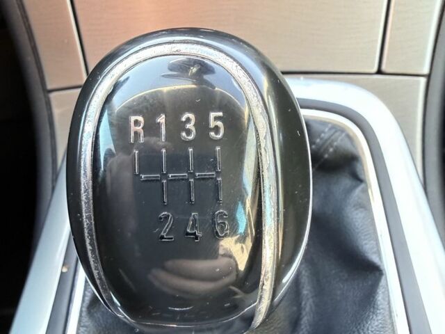 Зеленый Опель Инсигния, объемом двигателя 2 л и пробегом 280 тыс. км за 3428 $, фото 9 на Automoto.ua