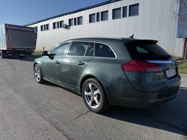 Зеленый Опель Инсигния, объемом двигателя 2 л и пробегом 280 тыс. км за 3428 $, фото 4 на Automoto.ua