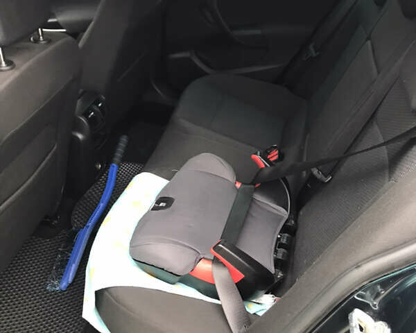 Зелений Опель Інсігнія, об'ємом двигуна 1.96 л та пробігом 201 тис. км за 10500 $, фото 9 на Automoto.ua