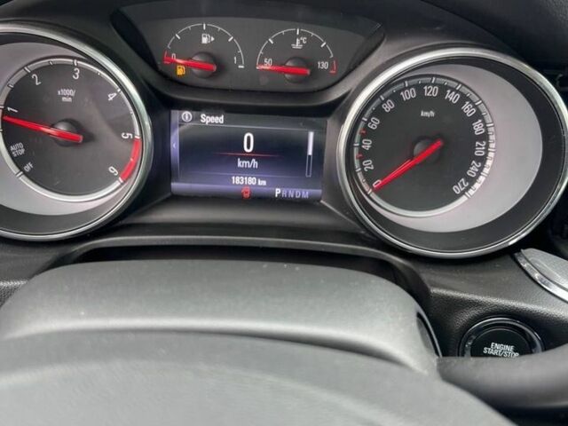 Зелений Опель Інсігнія, об'ємом двигуна 2 л та пробігом 184 тис. км за 13650 $, фото 3 на Automoto.ua