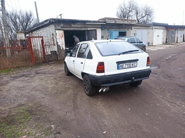 Білий Опель Кадет, об'ємом двигуна 1.3 л та пробігом 10 тис. км за 782 $, фото 4 на Automoto.ua