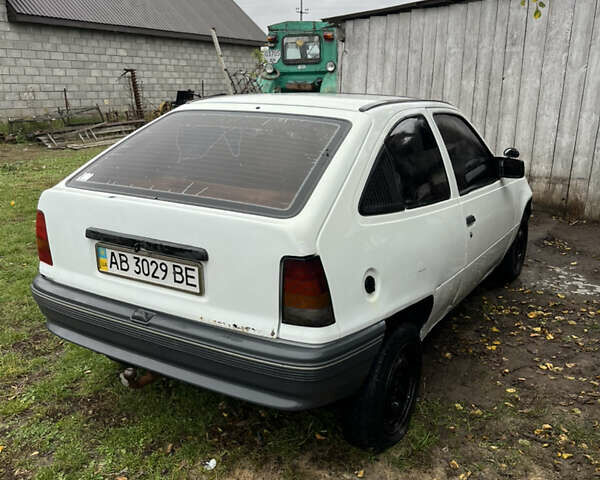 Белый Опель Кадет, объемом двигателя 0 л и пробегом 300 тыс. км за 450 $, фото 2 на Automoto.ua