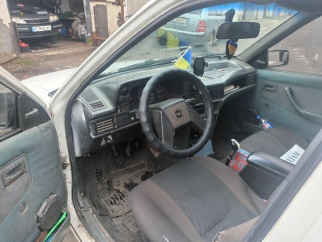 Білий Опель Кадет, об'ємом двигуна 1.3 л та пробігом 10 тис. км за 782 $, фото 5 на Automoto.ua