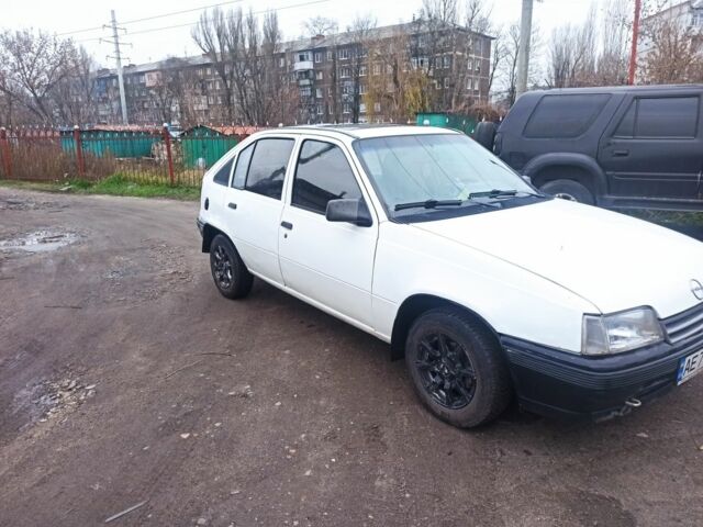 Білий Опель Кадет, об'ємом двигуна 1.3 л та пробігом 10 тис. км за 782 $, фото 2 на Automoto.ua