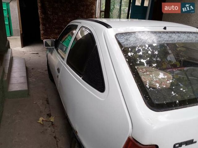 Белый Опель Кадет, объемом двигателя 1.3 л и пробегом 93 тыс. км за 1000 $, фото 10 на Automoto.ua