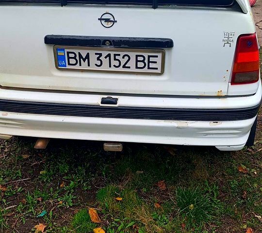 Белый Опель Кадет, объемом двигателя 1.3 л и пробегом 0 тыс. км за 1100 $, фото 3 на Automoto.ua