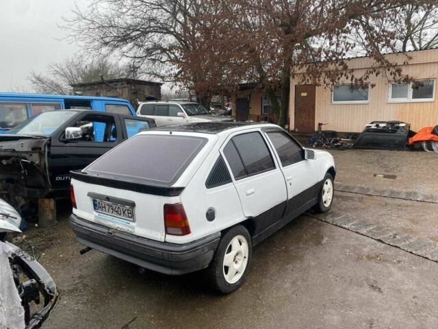 Білий Опель Кадет, об'ємом двигуна 1.3 л та пробігом 400 тис. км за 1000 $, фото 4 на Automoto.ua