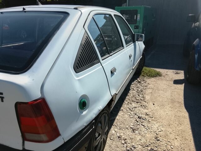 Опель Кадет 1986 в Днепре (Днепропетровске) на Automoto.ua Белый Опель Кадет, объемом двигателя 1.6 л и пробегом 170 тыс. км за 600 $, фото 3 на Automoto.ua