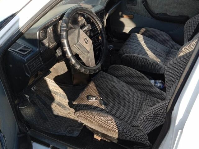 Белый Опель Кадет, объемом двигателя 5 л и пробегом 50 тыс. км за 650 $, фото 4 на Automoto.ua