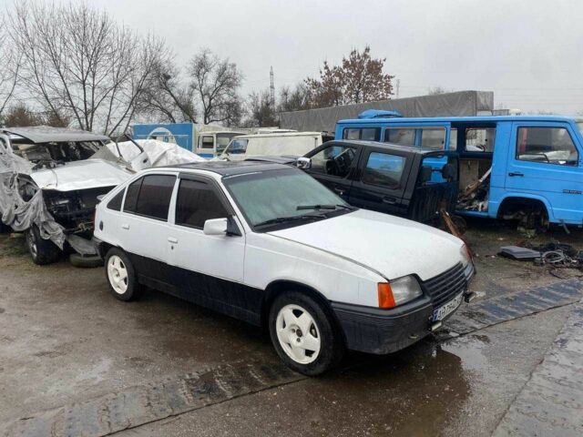 Білий Опель Кадет, об'ємом двигуна 1.3 л та пробігом 400 тис. км за 1000 $, фото 1 на Automoto.ua