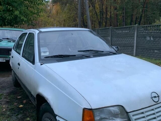 Білий Опель Кадет, об'ємом двигуна 0 л та пробігом 12 тис. км за 700 $, фото 6 на Automoto.ua