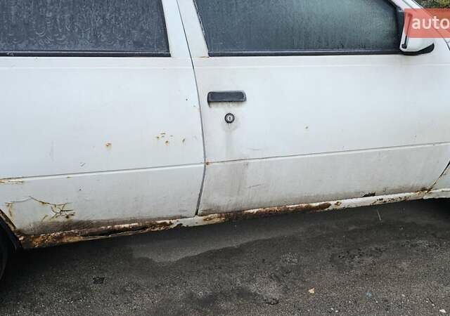 Белый Опель Кадет, объемом двигателя 1.3 л и пробегом 800 тыс. км за 700 $, фото 3 на Automoto.ua