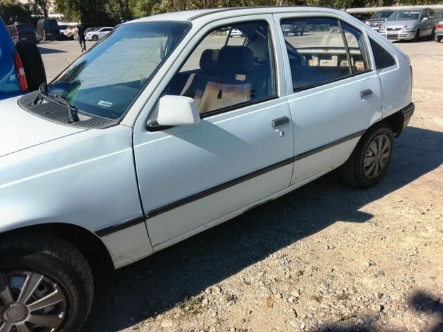 Опель Кадет 1986 в Днепре (Днепропетровске) на Automoto.ua Белый Опель Кадет, объемом двигателя 1.6 л и пробегом 170 тыс. км за 600 $, фото 2 на Automoto.ua