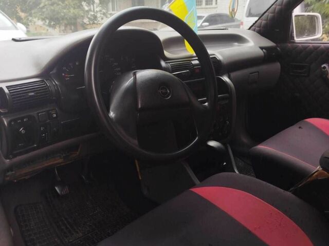 Белый Опель Кадет, объемом двигателя 1.7 л и пробегом 387 тыс. км за 650 $, фото 3 на Automoto.ua