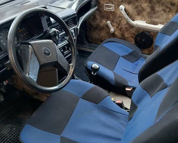 Белый Опель Кадет, объемом двигателя 1.3 л и пробегом 28 тыс. км за 900 $, фото 8 на Automoto.ua