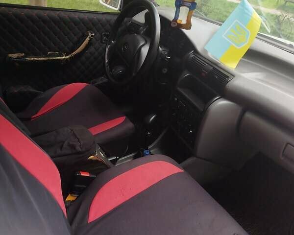 Белый Опель Кадет, объемом двигателя 1.6 л и пробегом 420 тыс. км за 650 $, фото 8 на Automoto.ua