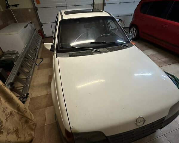 Белый Опель Кадет, объемом двигателя 1.3 л и пробегом 100 тыс. км за 1200 $, фото 2 на Automoto.ua