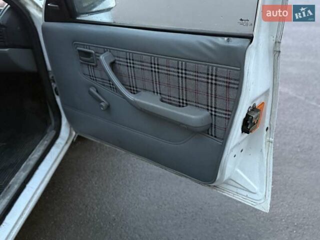 Белый Опель Кадет, объемом двигателя 1.3 л и пробегом 379 тыс. км за 750 $, фото 19 на Automoto.ua