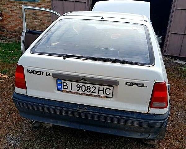 Білий Опель Кадет, об'ємом двигуна 1.3 л та пробігом 52 тис. км за 400 $, фото 5 на Automoto.ua
