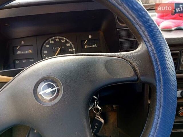 Білий Опель Кадет, об'ємом двигуна 1.3 л та пробігом 52 тис. км за 400 $, фото 2 на Automoto.ua