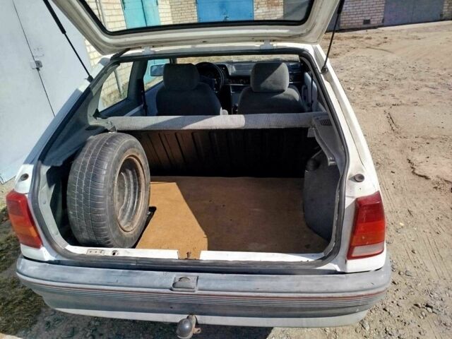 Білий Опель Кадет, об'ємом двигуна 1.3 л та пробігом 3 тис. км за 1301 $, фото 7 на Automoto.ua