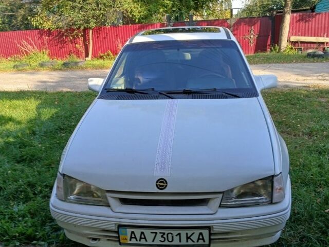 Білий Опель Кадет, об'ємом двигуна 1.6 л та пробігом 99 тис. км за 1069 $, фото 1 на Automoto.ua