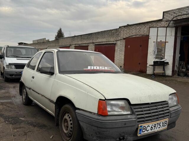Білий Опель Кадет, об'ємом двигуна 1.3 л та пробігом 300 тис. км за 450 $, фото 6 на Automoto.ua