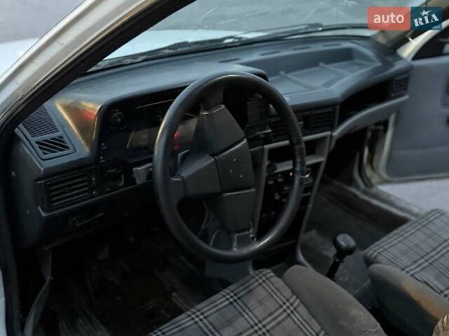 Белый Опель Кадет, объемом двигателя 1.3 л и пробегом 379 тыс. км за 750 $, фото 23 на Automoto.ua