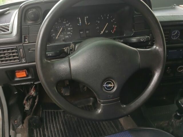 Білий Опель Кадет, об'ємом двигуна 1.6 л та пробігом 99 тис. км за 1069 $, фото 5 на Automoto.ua