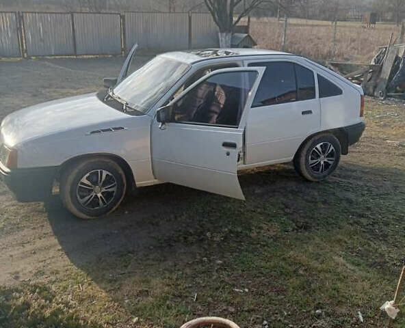 Белый Опель Кадет, объемом двигателя 1.3 л и пробегом 100 тыс. км за 1100 $, фото 1 на Automoto.ua