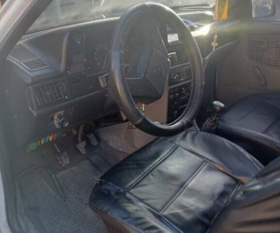 Белый Опель Кадет, объемом двигателя 1.3 л и пробегом 100 тыс. км за 1100 $, фото 5 на Automoto.ua