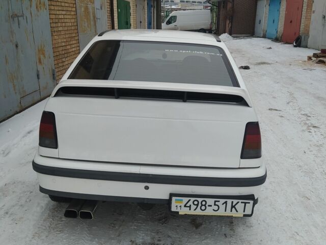 Белый Опель Кадет, объемом двигателя 2 л и пробегом 60 тыс. км за 3500 $, фото 6 на Automoto.ua