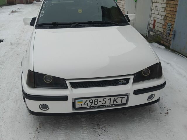 Белый Опель Кадет, объемом двигателя 2 л и пробегом 60 тыс. км за 3500 $, фото 3 на Automoto.ua