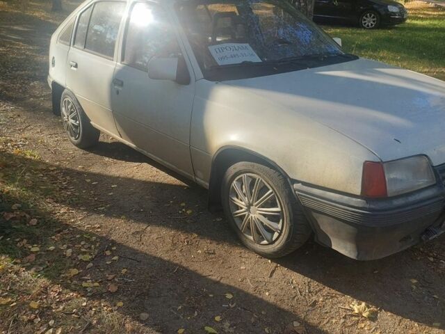 Белый Опель Кадет, объемом двигателя 1 л и пробегом 333 тыс. км за 800 $, фото 3 на Automoto.ua