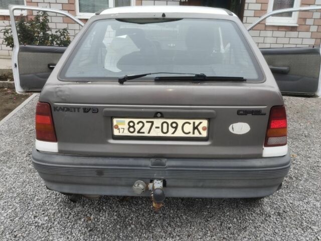 Белый Опель Кадет, объемом двигателя 0 л и пробегом 175 тыс. км за 800 $, фото 2 на Automoto.ua