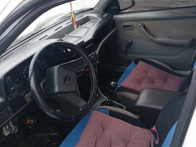 Білий Опель Кадет, об'ємом двигуна 1.3 л та пробігом 777 тис. км за 633 $, фото 5 на Automoto.ua