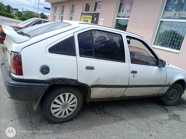 Белый Опель Кадет, объемом двигателя 0 л и пробегом 3 тыс. км за 639 $, фото 1 на Automoto.ua