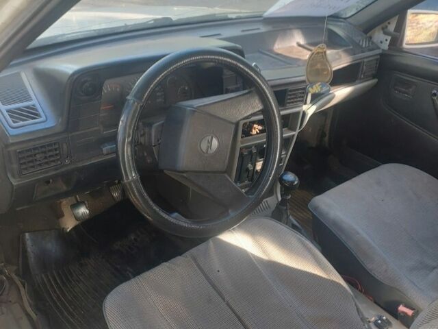 Белый Опель Кадет, объемом двигателя 1 л и пробегом 333 тыс. км за 800 $, фото 6 на Automoto.ua