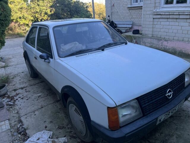 Белый Опель Кадет, объемом двигателя 1.2 л и пробегом 200 тыс. км за 400 $, фото 4 на Automoto.ua