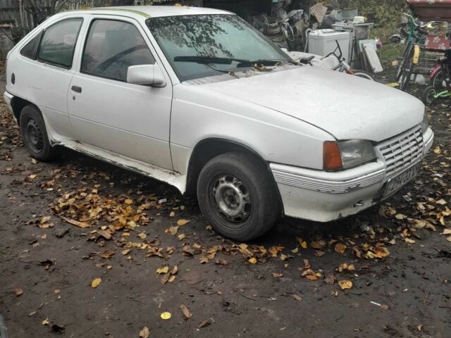 Белый Опель Кадет, объемом двигателя 1.3 л и пробегом 450 тыс. км за 310 $, фото 1 на Automoto.ua