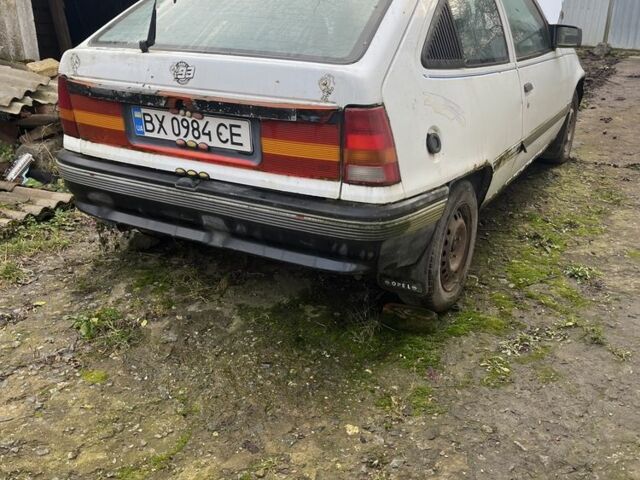 Белый Опель Кадет, объемом двигателя 1.3 л и пробегом 32 тыс. км за 389 $, фото 4 на Automoto.ua