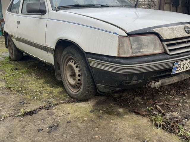 Белый Опель Кадет, объемом двигателя 1.3 л и пробегом 32 тыс. км за 239 $, фото 2 на Automoto.ua