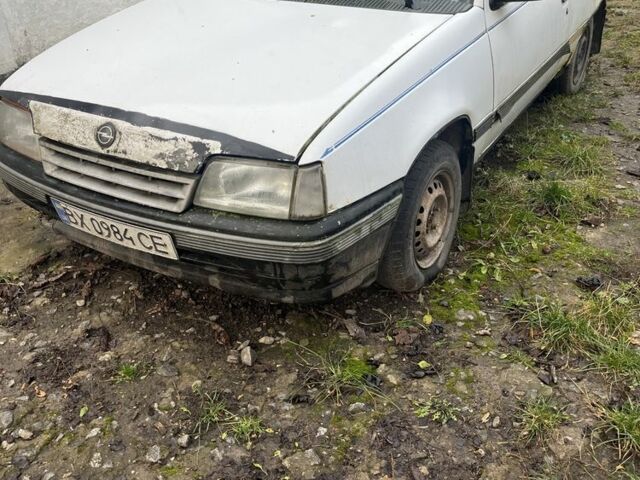 Белый Опель Кадет, объемом двигателя 1.3 л и пробегом 32 тыс. км за 239 $, фото 1 на Automoto.ua