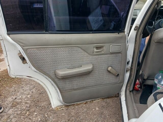 Белый Опель Кадет, объемом двигателя 1.6 л и пробегом 200 тыс. км за 1200 $, фото 5 на Automoto.ua