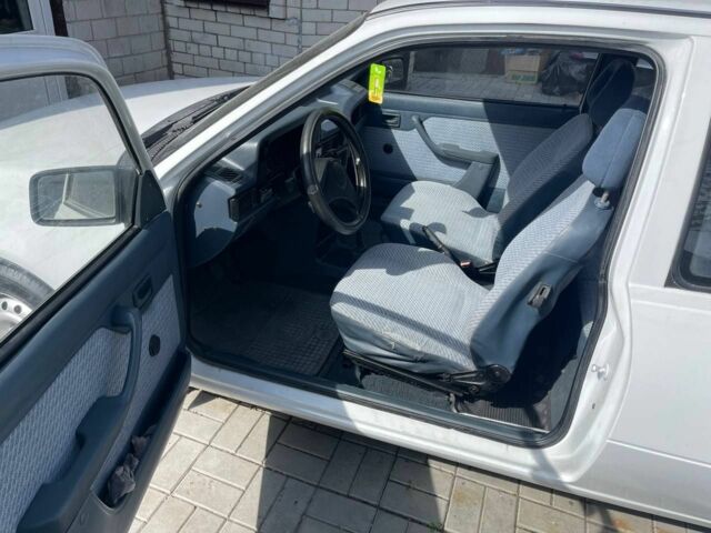 Белый Опель Кадет, объемом двигателя 1.7 л и пробегом 270 тыс. км за 1900 $, фото 4 на Automoto.ua