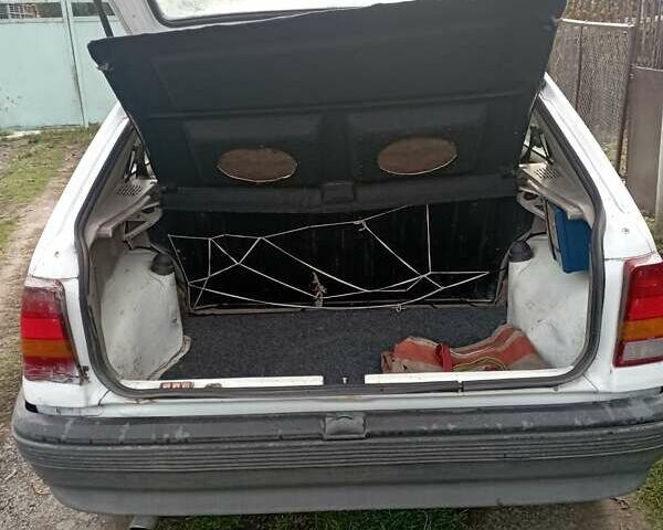 Белый Опель Кадет, объемом двигателя 1.4 л и пробегом 48 тыс. км за 1500 $, фото 7 на Automoto.ua