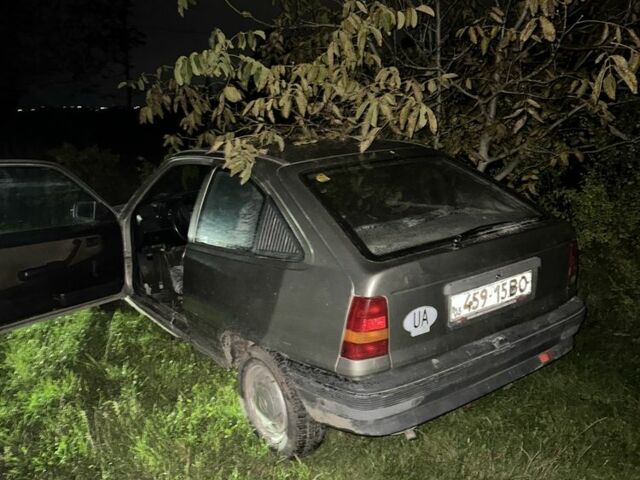 Белый Опель Кадет, объемом двигателя 1.3 л и пробегом 100 тыс. км за 194 $, фото 1 на Automoto.ua