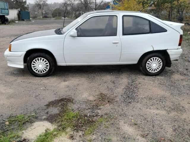 Белый Опель Кадет, объемом двигателя 1 л и пробегом 100 тыс. км за 1200 $, фото 7 на Automoto.ua