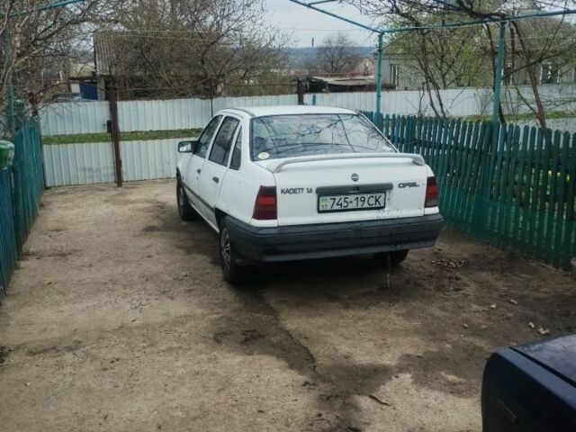 Белый Опель Кадет, объемом двигателя 1 л и пробегом 25 тыс. км за 595 $, фото 1 на Automoto.ua