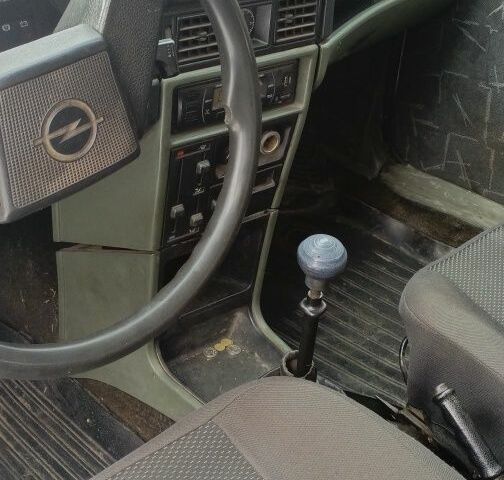 Білий Опель Кадет, об'ємом двигуна 1.6 л та пробігом 257 тис. км за 1069 $, фото 4 на Automoto.ua